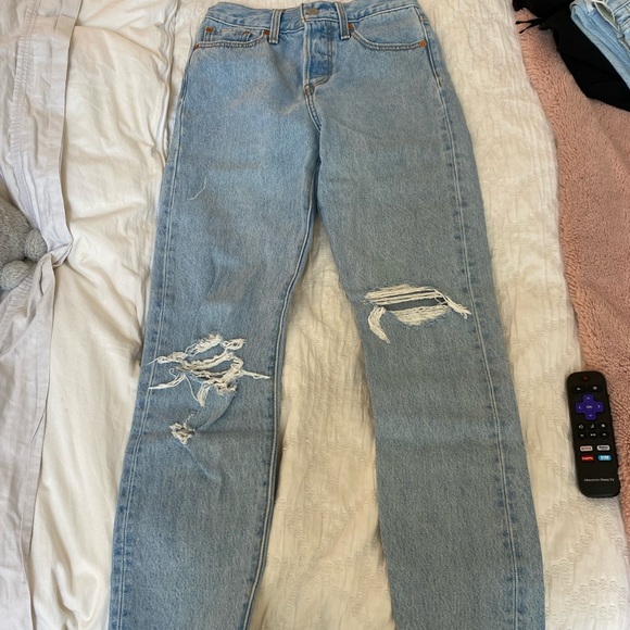 Levi’s Wedgie Jeans - Picture 2 of 4